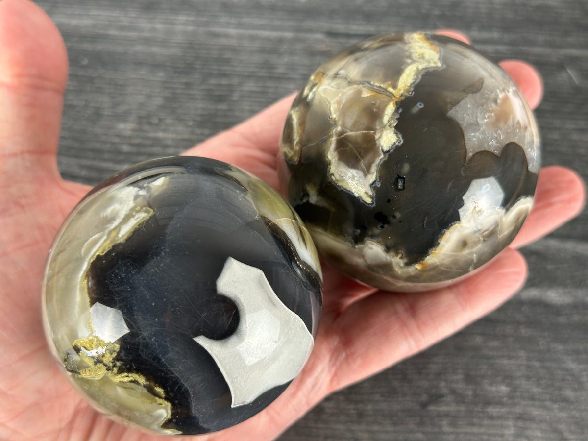 Volcanic Agate Sphere (Natural Crystal)