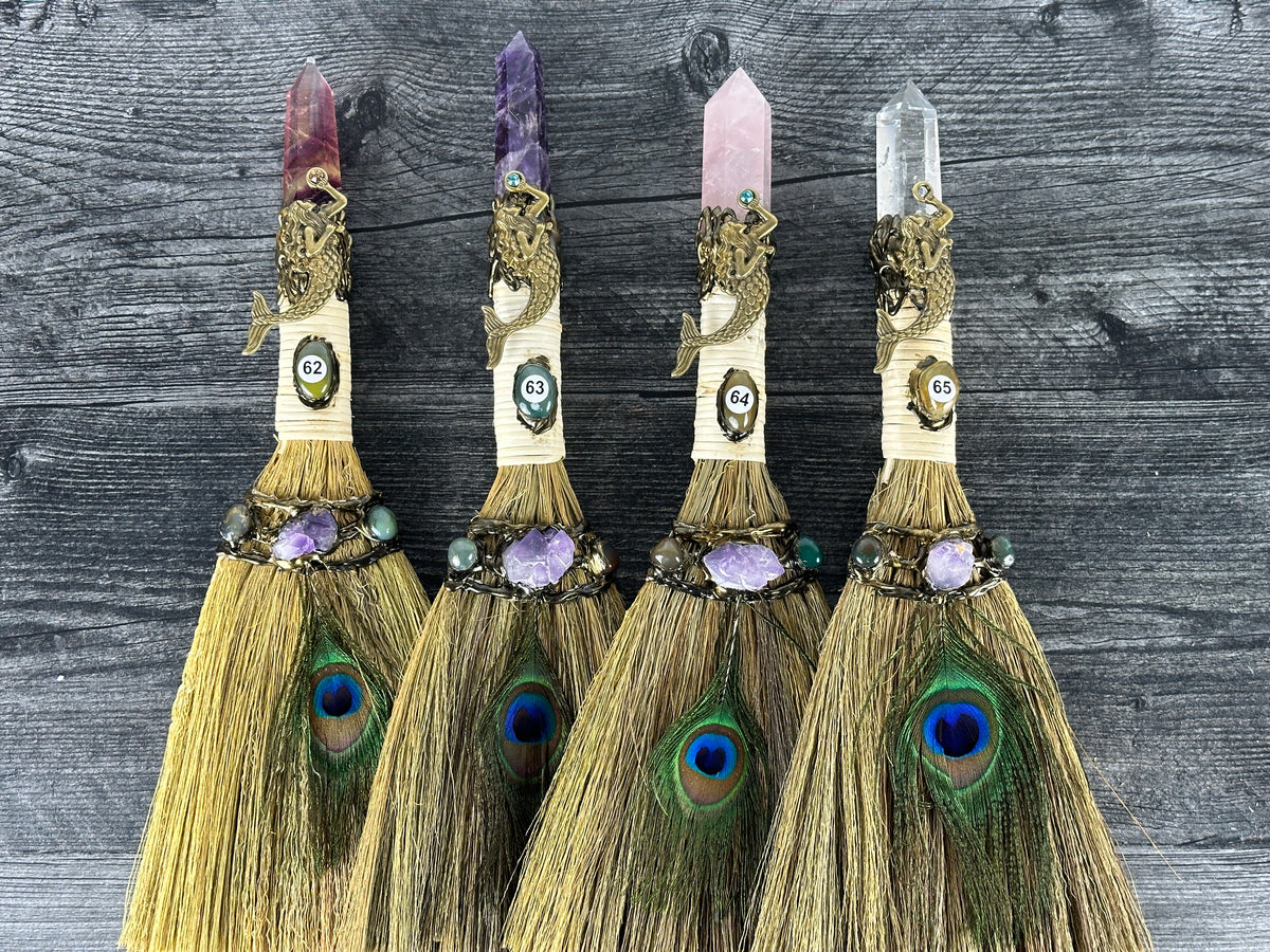 Crystal Magic Broom (14&quot;) Wizard Witch Halloween Wand (Natural Crystal)