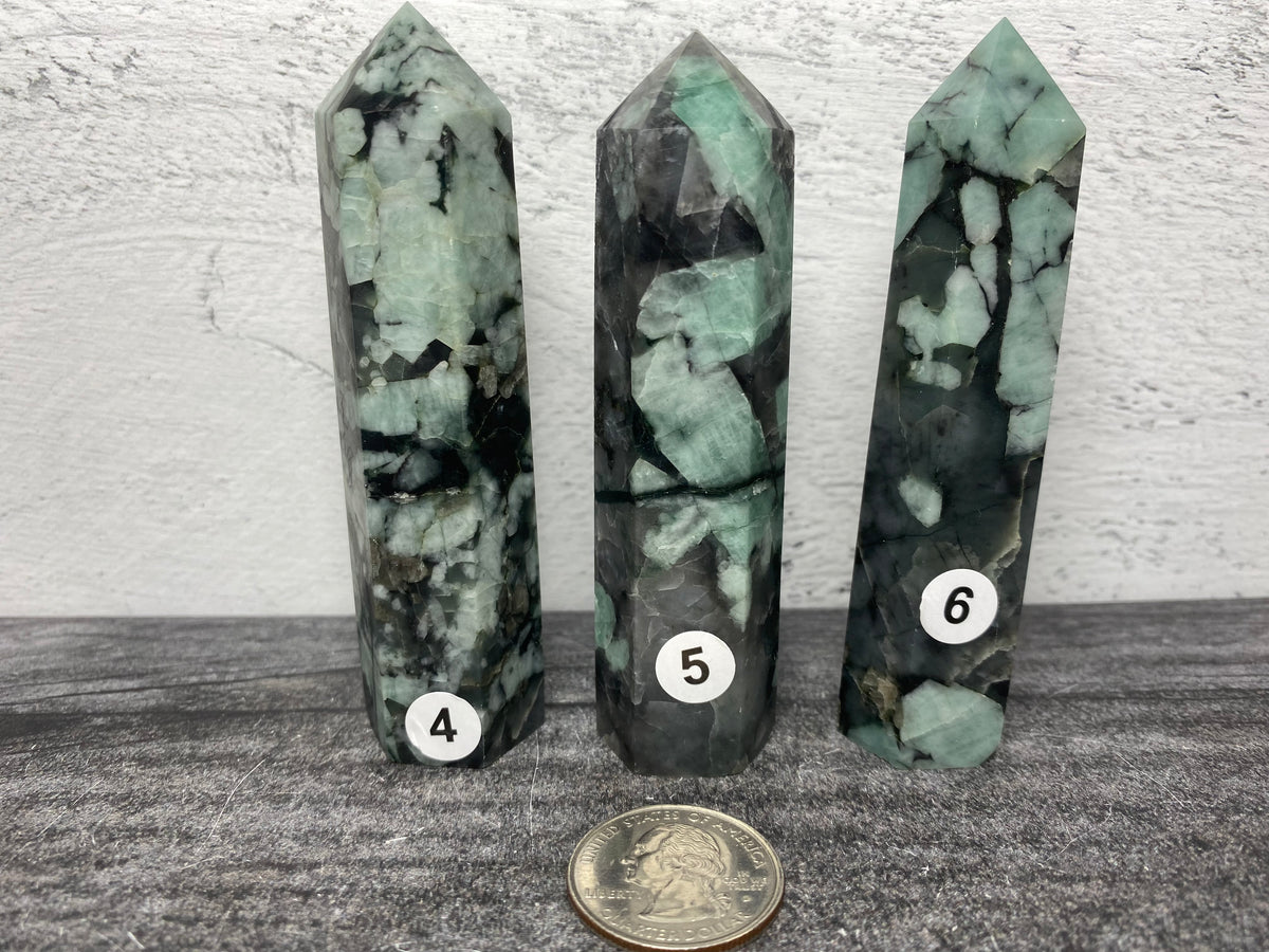 Emerald Tower (Natural Crystal)